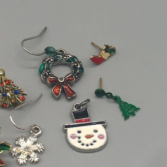3/$30 Christmas Earrings Lot All Singles Craftin Holiday Harvest Craft Repurpose - Picture 3 of 6